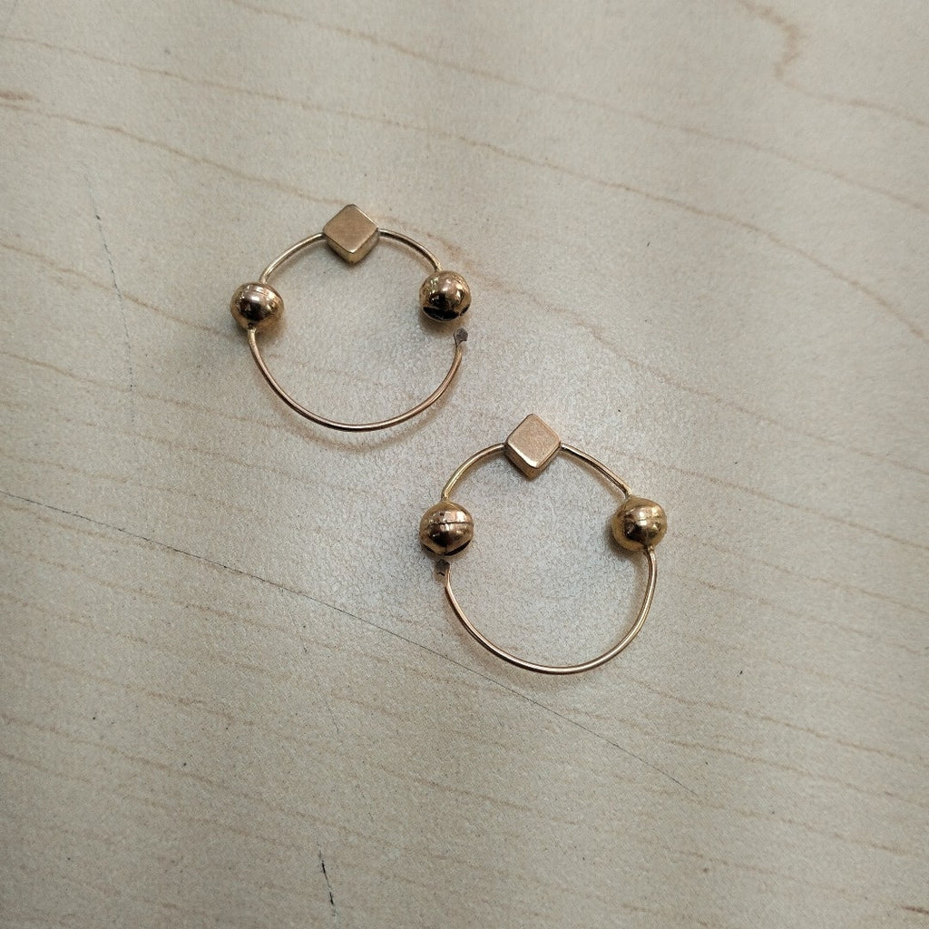 ARRACADAS PAR ORO 8 K 1.5 GRMS (SEMINUEVO)