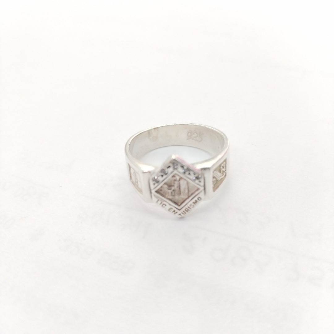 ANILLO DE GRADUACIÓN PLATA 5.3 GRMS (SEMINUEVO)