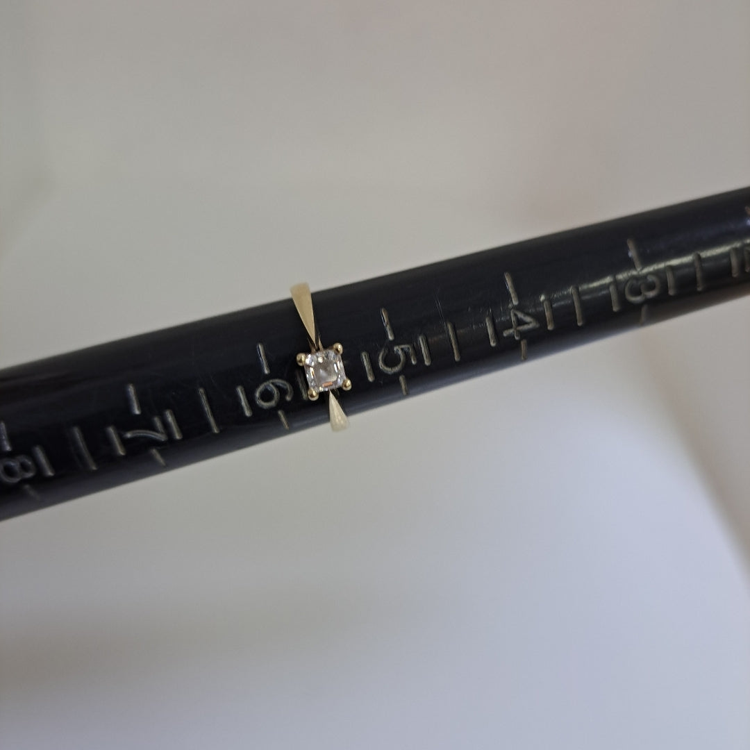 SOLITARIO ORO 14 K 1.7 GRMS (SEMINUEVO)