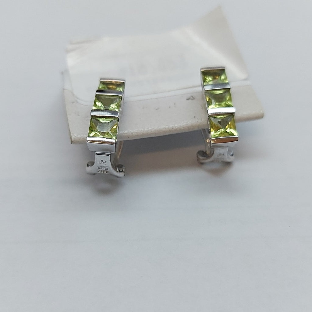 ARETES PAR ORO BLANCO 14 K 3.2 GRMS (SEMINUEVO)