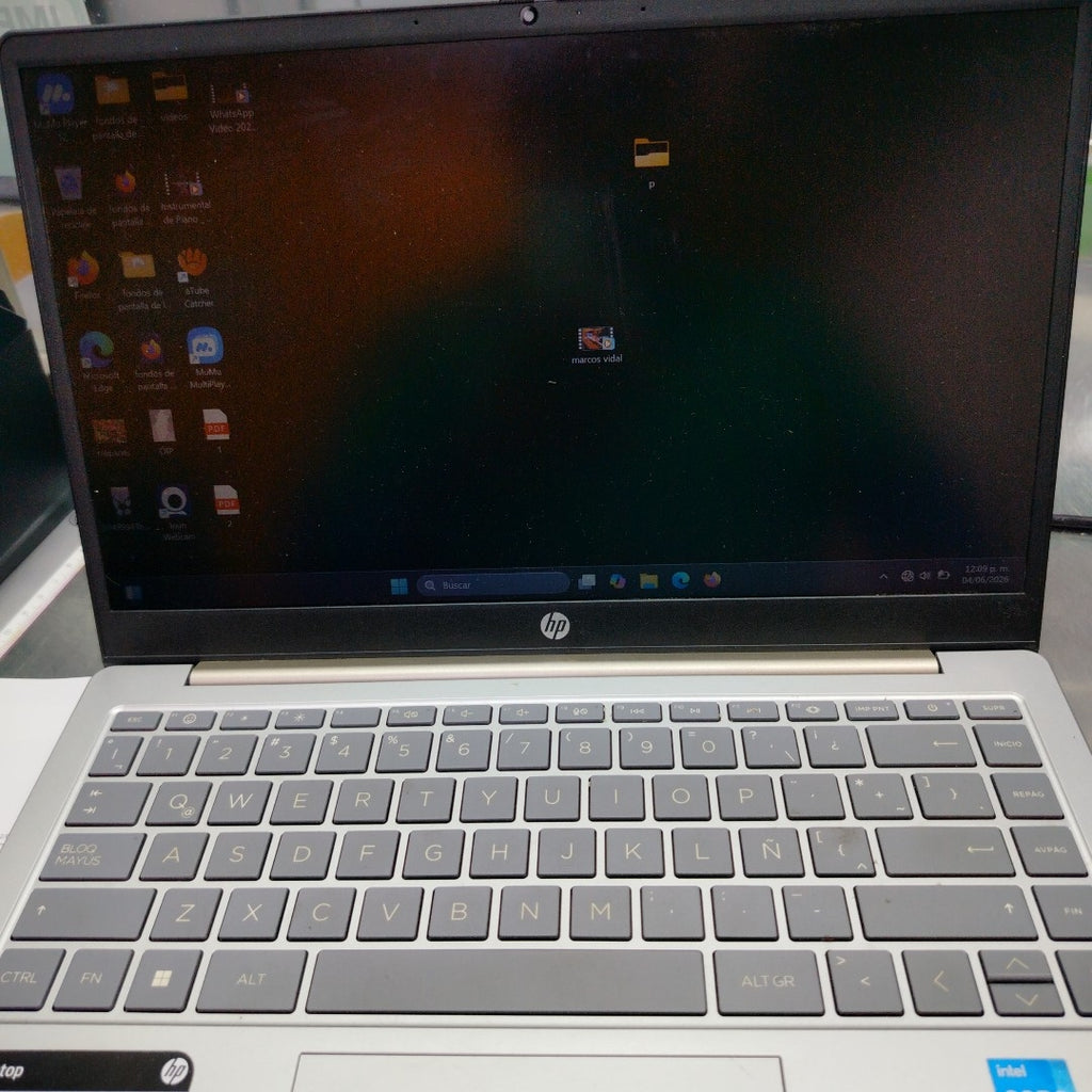 LAPTOP HP 14-EP0000LA (2023) 256 GB SSD 8 GB RAM (SEMINUEVO)