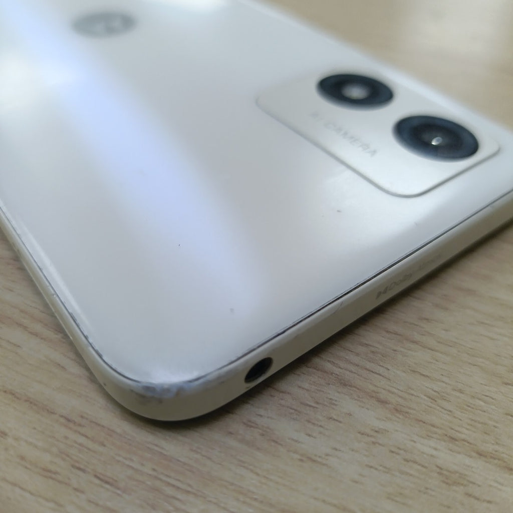CELULAR MOTOROLA MOTO E13 XT2345-2 64 GB 2 GB RAM (SEMINUEVO)