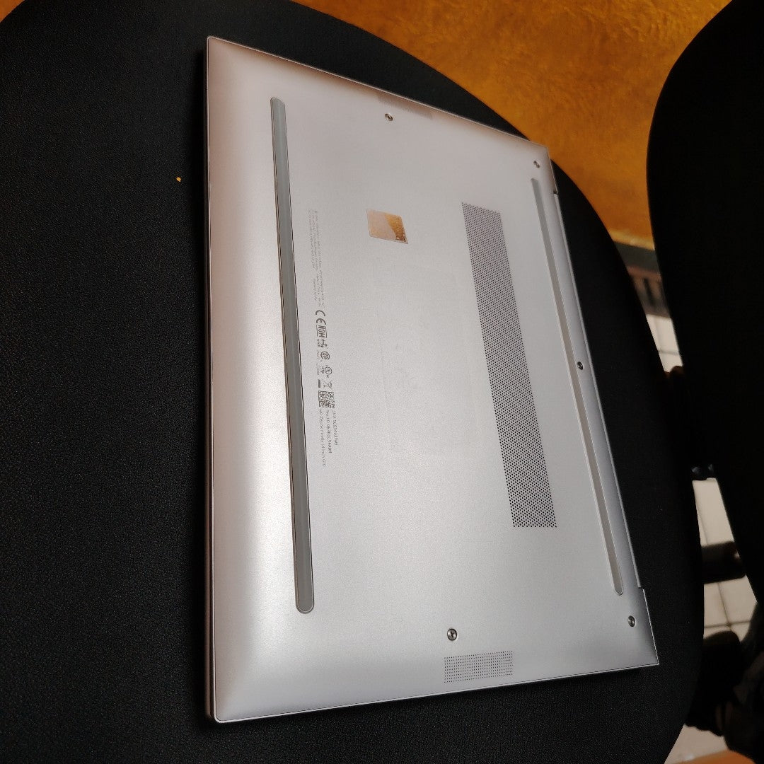 LAPTOP HP ZBOOK FIREFLY 14 G10 (2024) 256 GB SSD 8 GB RAM (SEMINUEVO)
