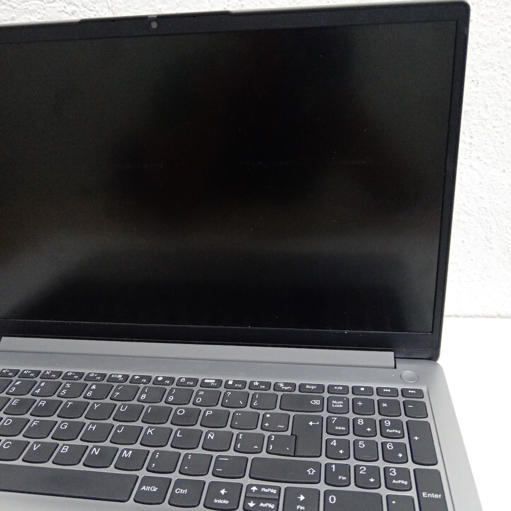 LAPTOP LENOVO IDEAPAD 1 15IGL7 (2024) 256 GB SSD 8 GB RAM (SEMINUEVO)