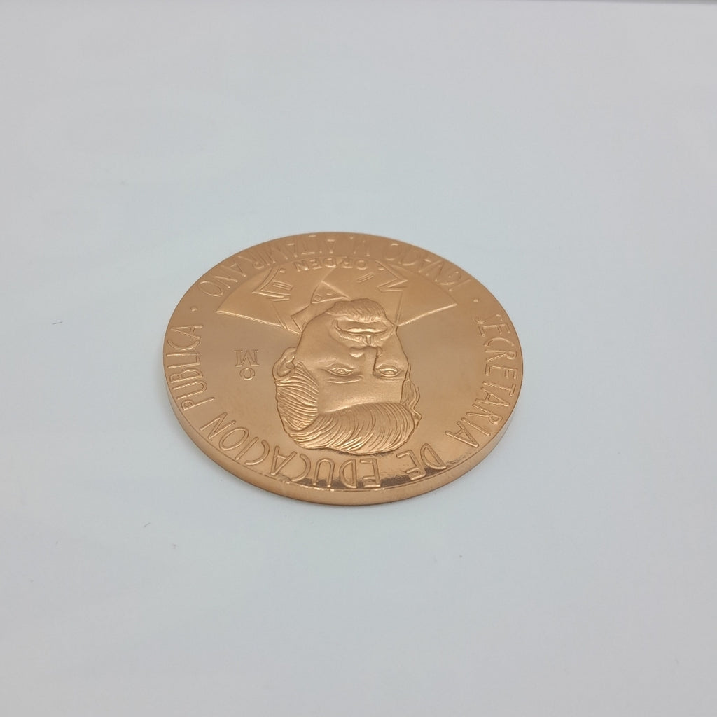 MEDALLA CONMEMORATIVA ORO 21 K 41,90 GRMS (SEMINUEVO)