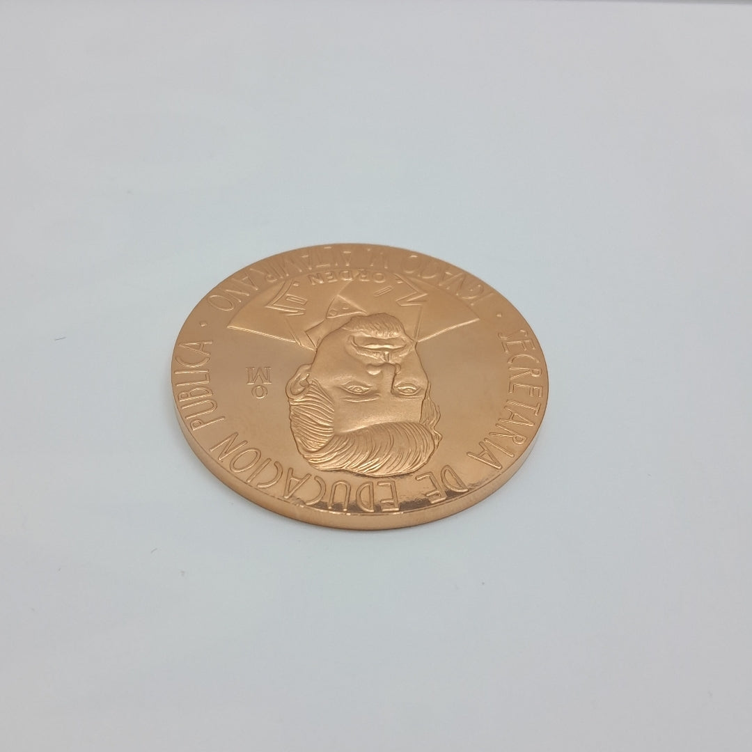 MEDALLA CONMEMORATIVA ORO 21 K 41,90 GRMS (SEMINUEVO)
