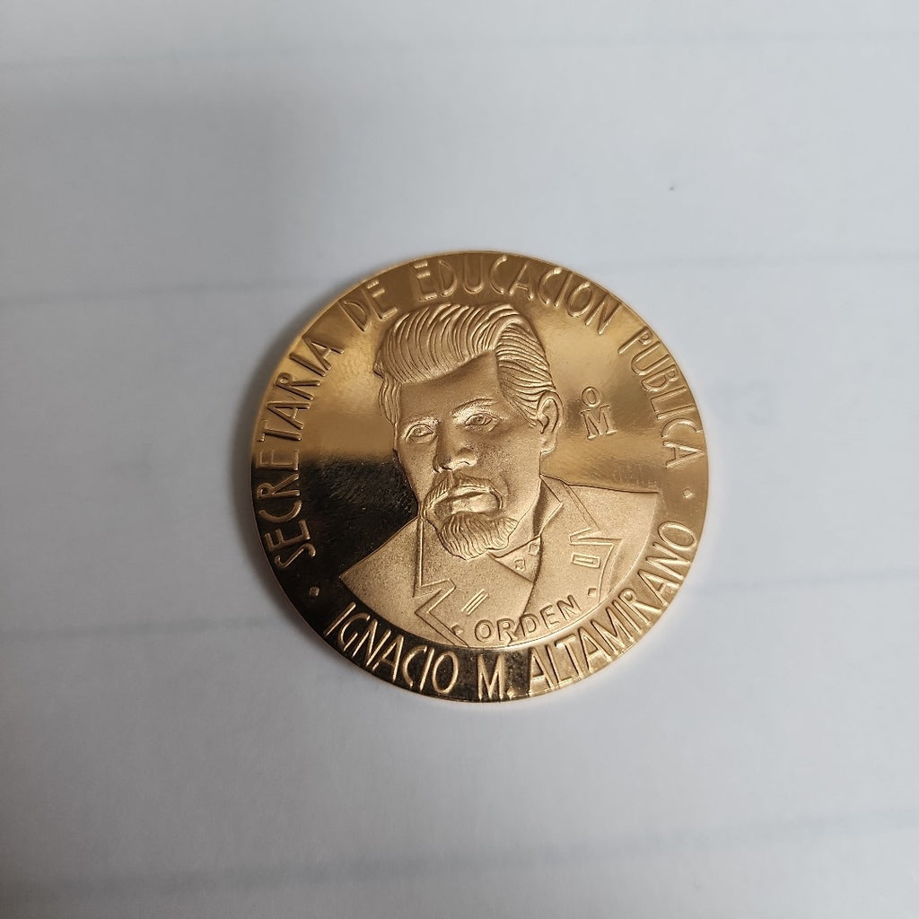 MEDALLA CONMEMORATIVA ORO 21 K 42 GRMS (SEMINUEVO)