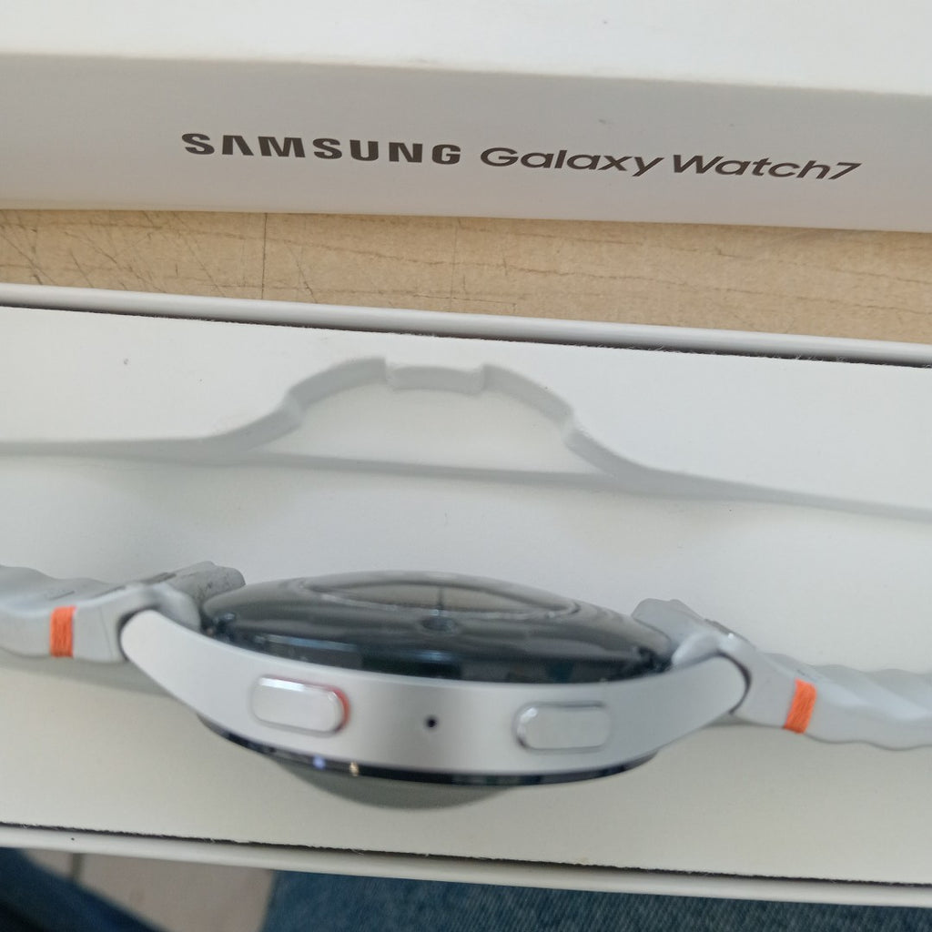 SMARTWATCH SAMSUNG GALAXY WATCH 7 SM-L310 44 MM GPS (SEMINUEVO)