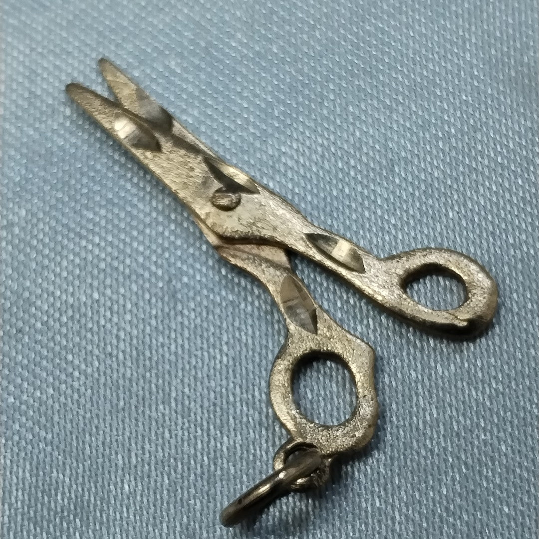 DIJE ORO 14 K 0,90 GRMS (SEMINUEVO)