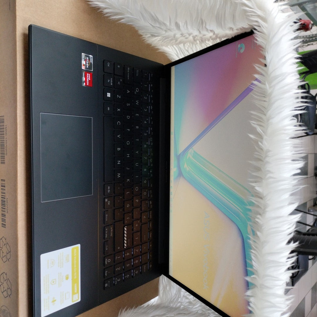 LAPTOP ASUS VIVOBOOK GO 15 E1504FA-NJ1561W (2025) 1 TB SSD 8 GB RAM (SEMINUEVO)
