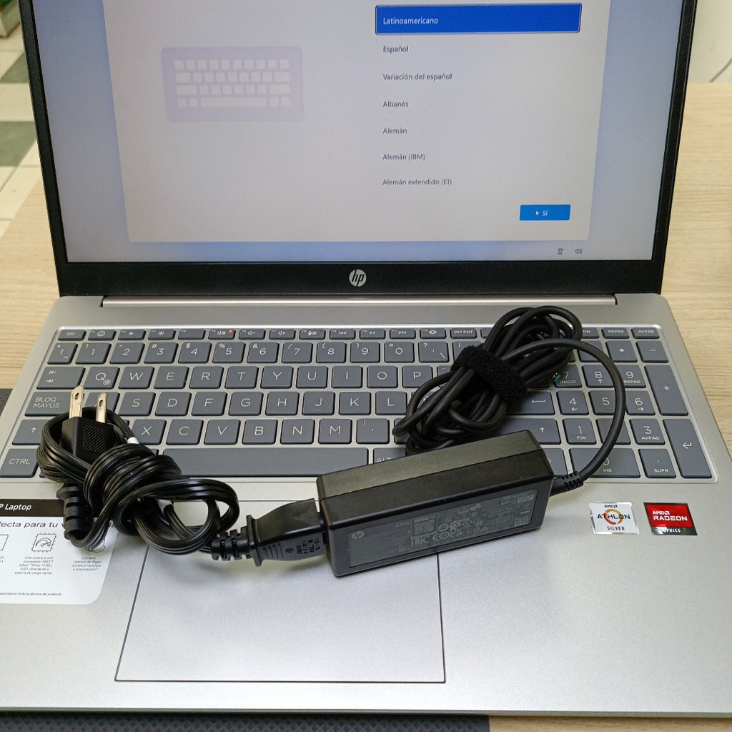 LAPTOP HP 15-FC0069LA (2024) 512 GB SSD 8 GB RAM (SEMINUEVO)