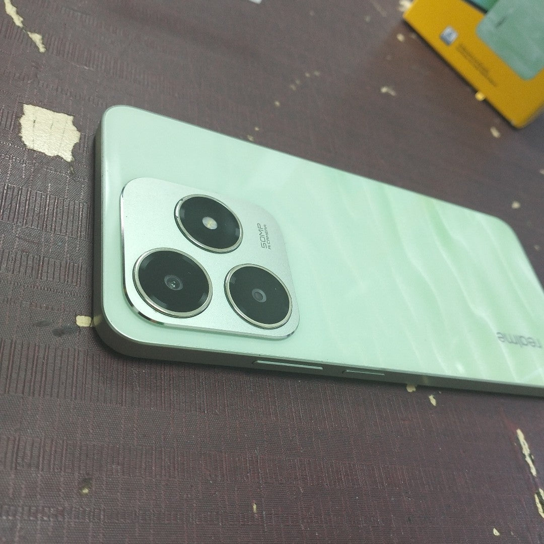 CELULAR REALME C63 RMX3939 (2024) 256 GB 8 GB RAM (SEMINUEVO)