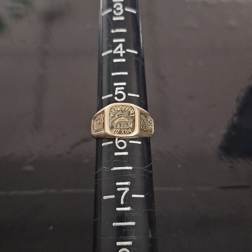 ANILLO CONMEMORATIVO ORO 8 K 5.5 GRMS (SEMINUEVO)