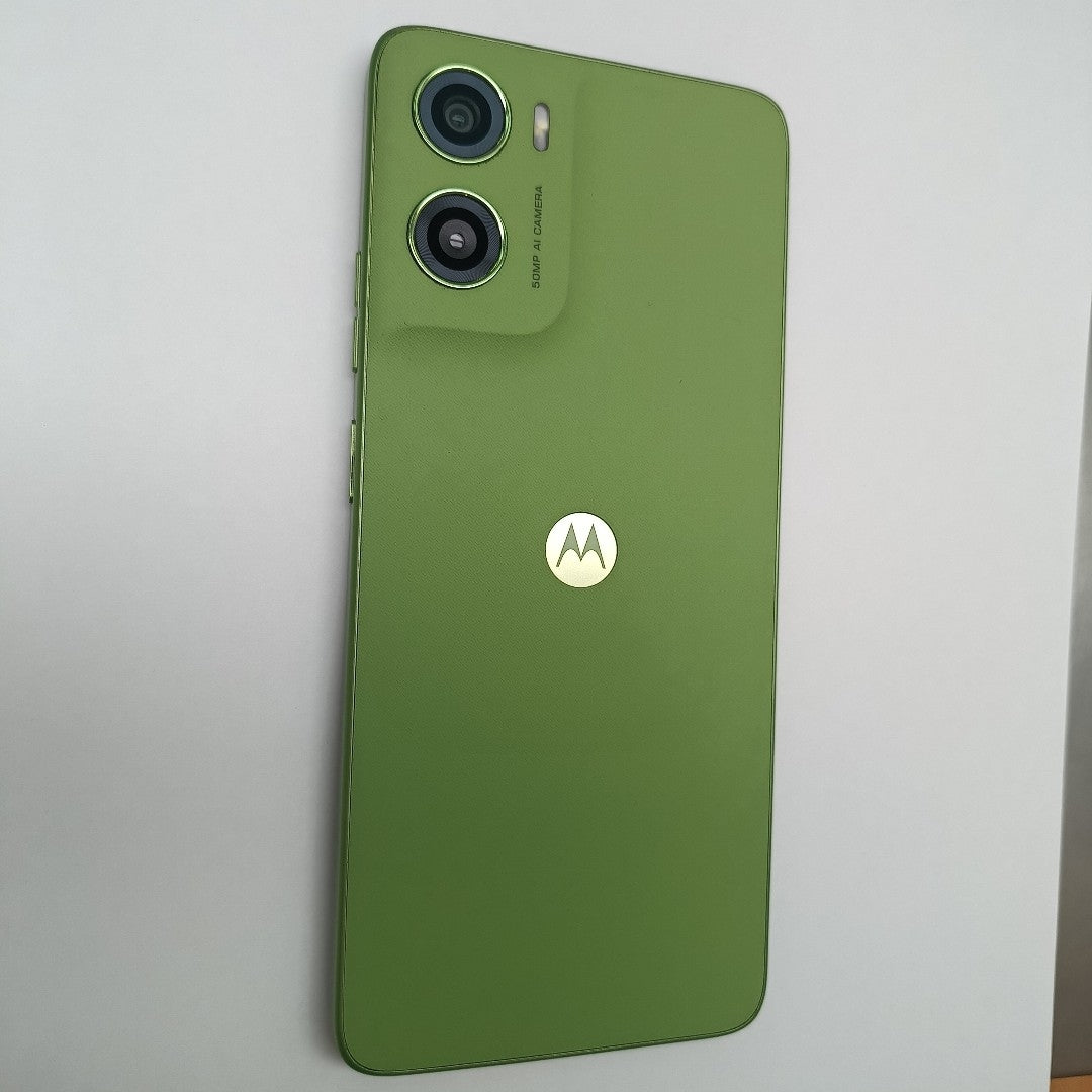 CELULAR MOTOROLA MOTO G06 XT2535-2 (2025) 64 GB 4 GB RAM (SEMINUEVO)