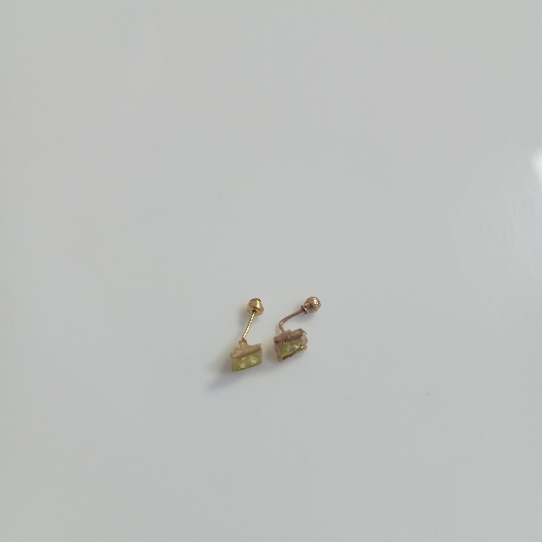 ARETES PAR ORO 10 K 0.4 GRMS (SEMINUEVO)