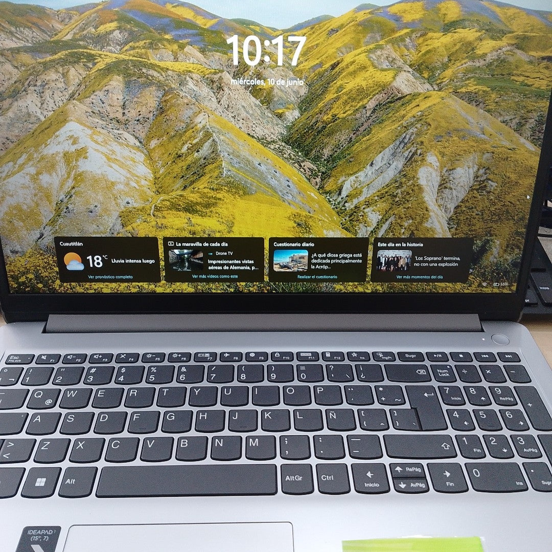 LAPTOP LENOVO IDEAPAD 1 15AMN7 (2023) 256 GB SSD 8 GB RAM (SEMINUEVO)