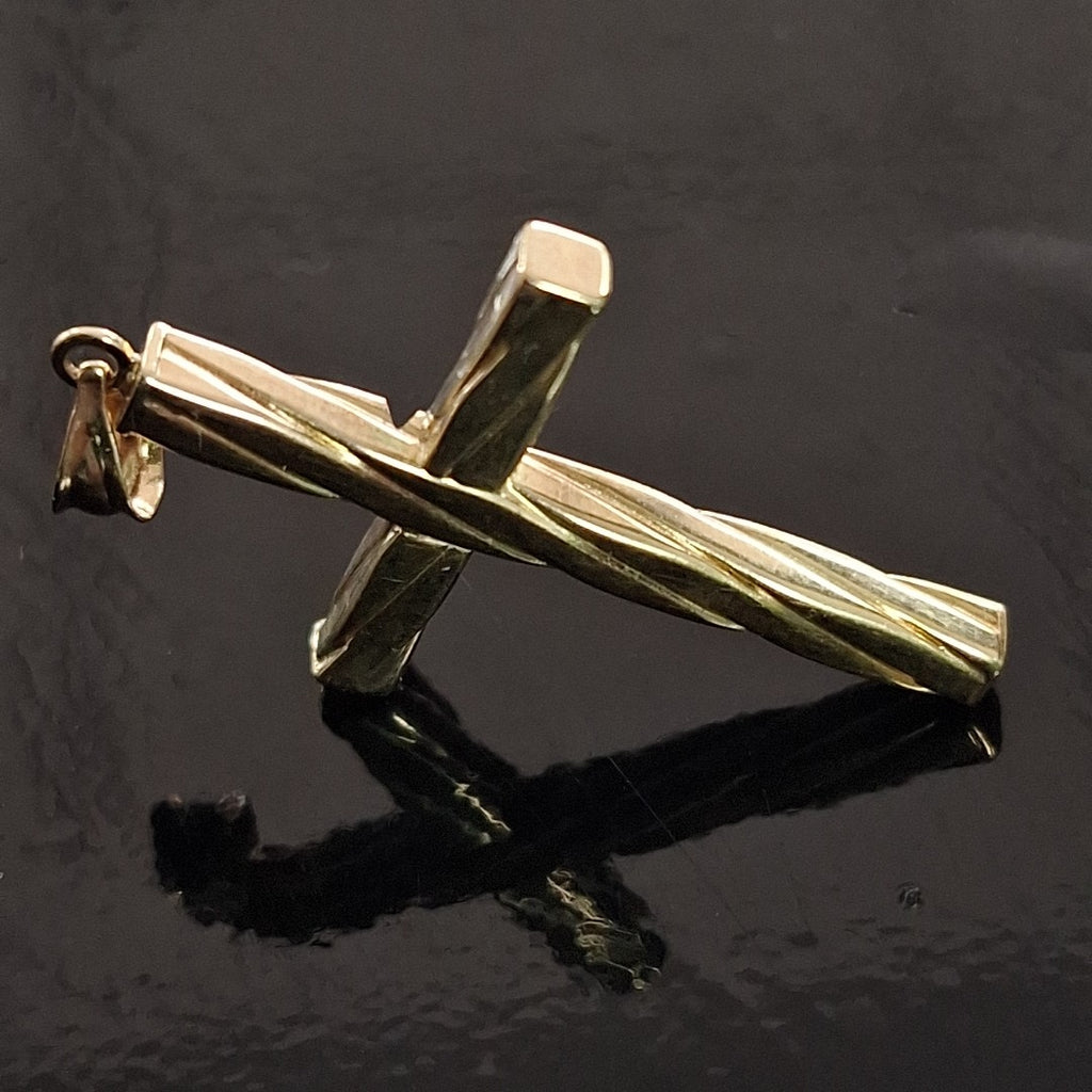 CRUZ, DIJE ORO 14 K 3.3 GRMS (SEMINUEVO)