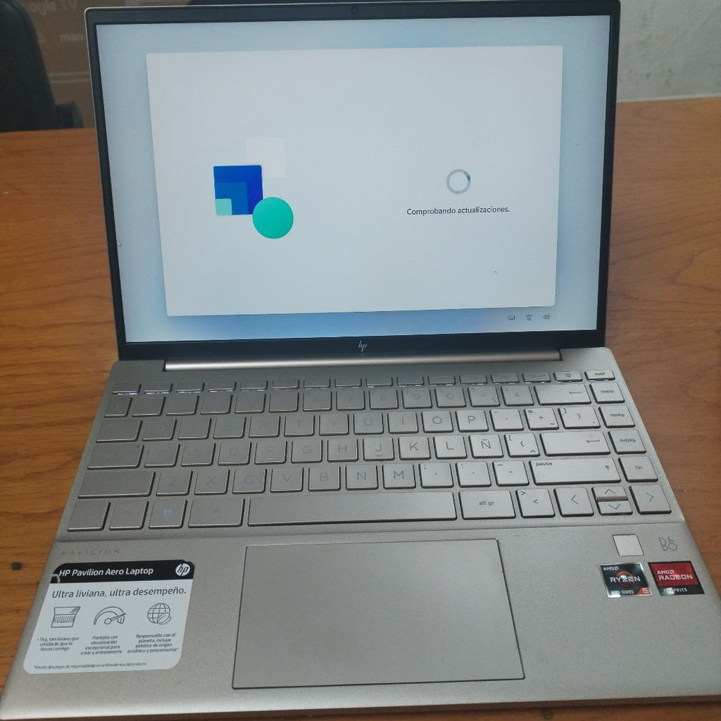 LAPTOP HP PAVILION AERO 13-BE2002LA (2024) 512 GB SSD 16 GB RAM (SEMINUEVO)