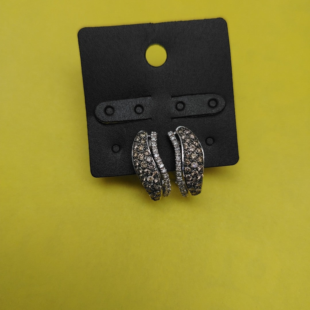 ARETES PAR ORO BLANCO 18 K 5 GRMS (SEMINUEVO)
