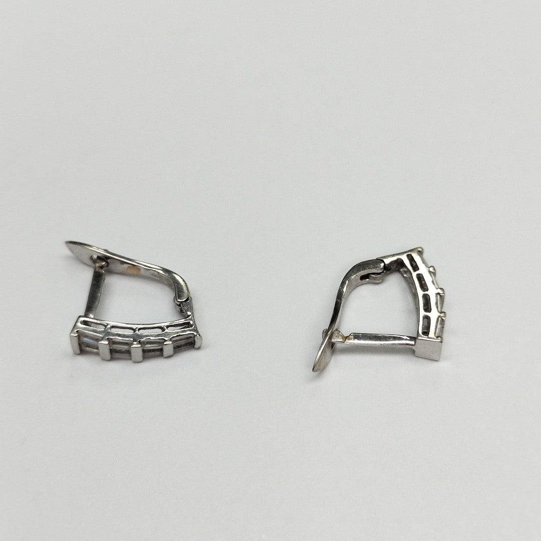 ARETES PAR ORO BLANCO 14 K 2.5 GRMS (SEMINUEVO)
