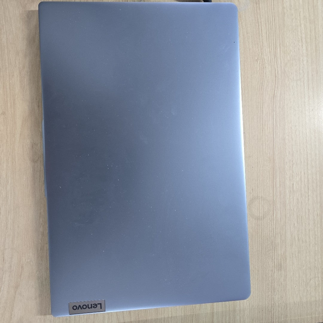 LAPTOP LENOVO IDEAPAD SLIM 3 15IRU8 (2025) 512 GB SSD 8 GB RAM (SEMINUEVO)