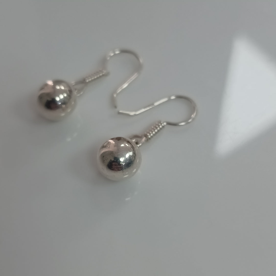 ARETES PAR PLATA 3.9 GRMS (SEMINUEVO)
