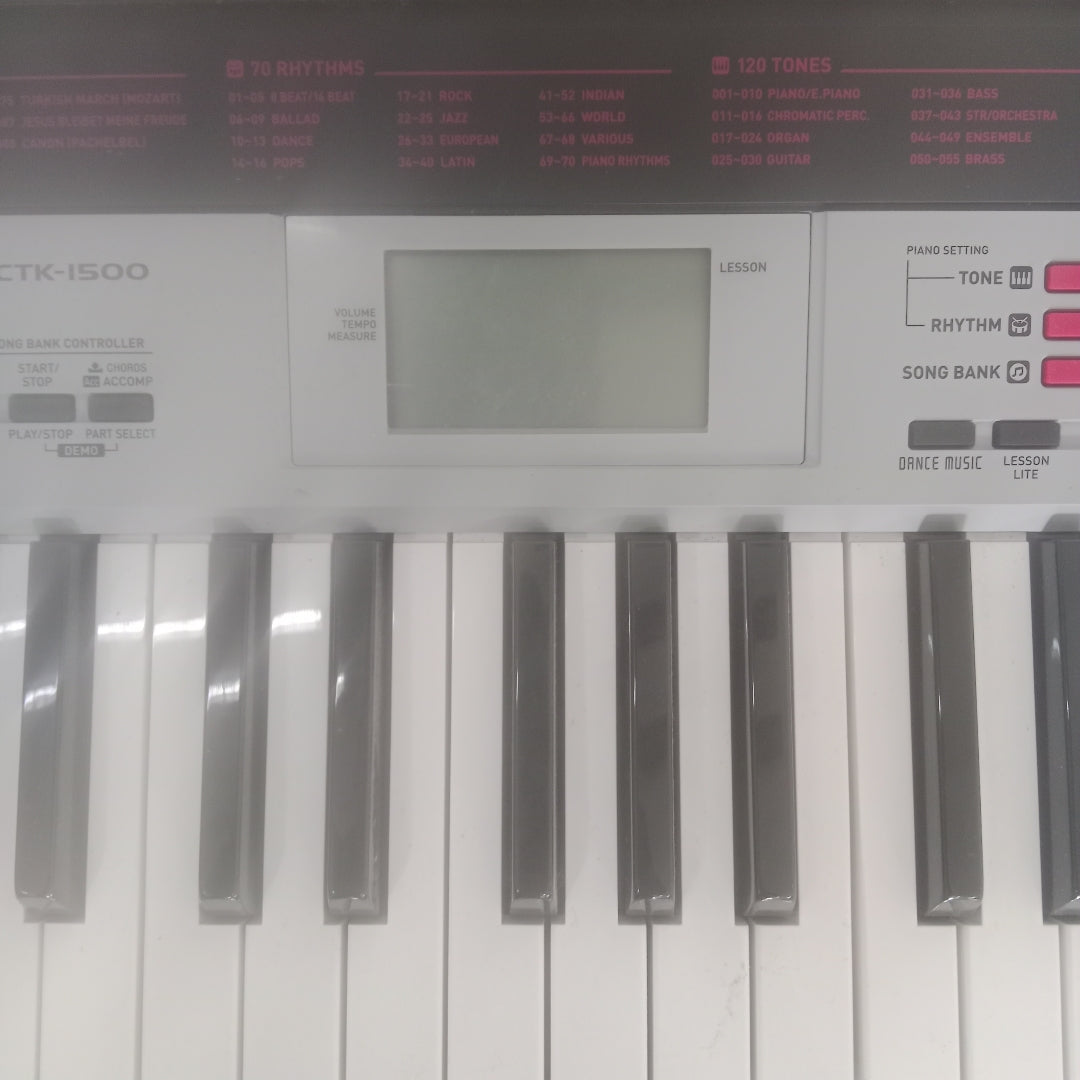 TECLADO CASIO CTK-1500 61 TECLAS PANTALLA LCD (SEMINUEVO)