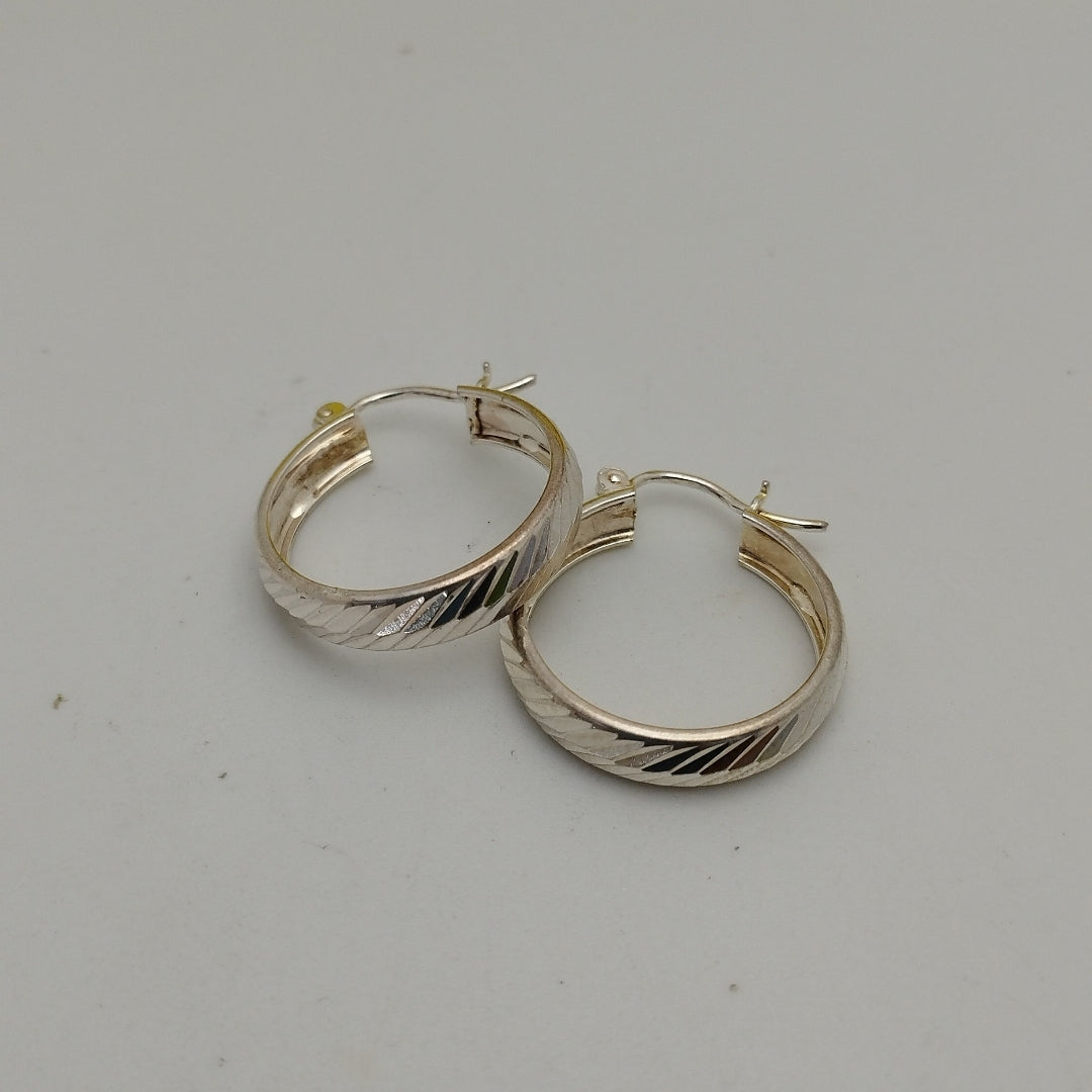PAR ARRACADAS FACETADAS PLATA .925 2.3 GR (NUEVO)