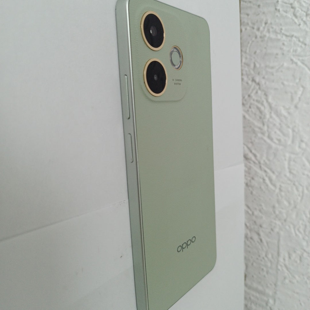 CELULAR OPPO A5 PRO CPH2711 (2025) 256 GB 8 GB RAM (SEMINUEVO)