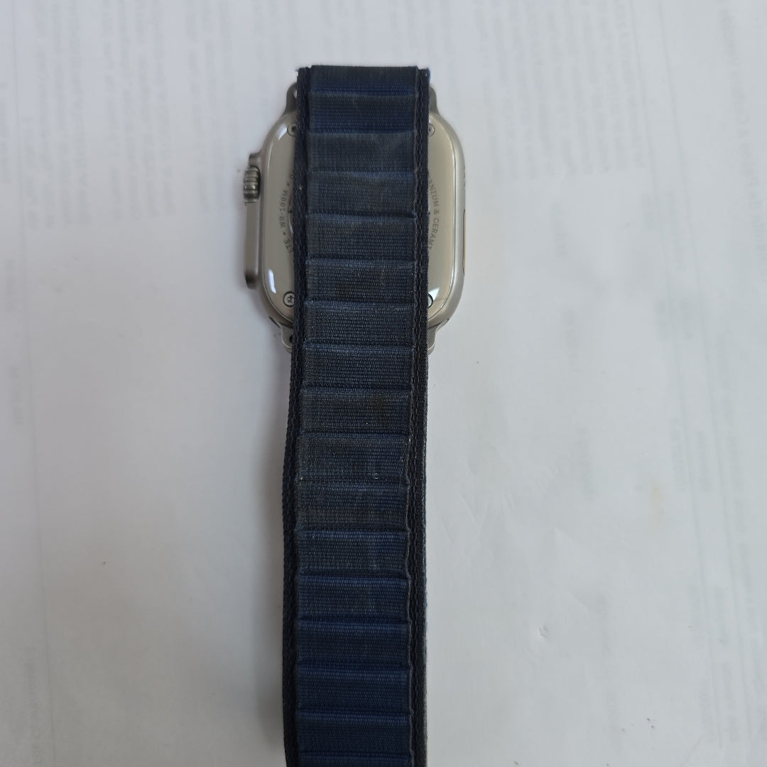 SMARTWATCH APPLE ULTRA TITANIO A2622 49 MM GPS + CELULAR (SEMINUEVO)