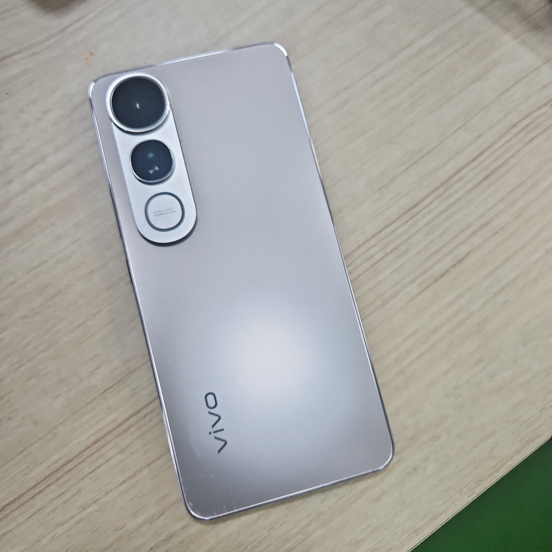 CELULAR VIVO V50 LITE 5G V2440 (2025) 256 GB 12 GB RAM (SEMINUEVO)