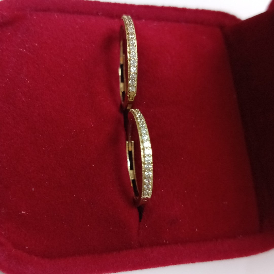 HUGGIES ORO 14K 1.5 (NUEVO)
