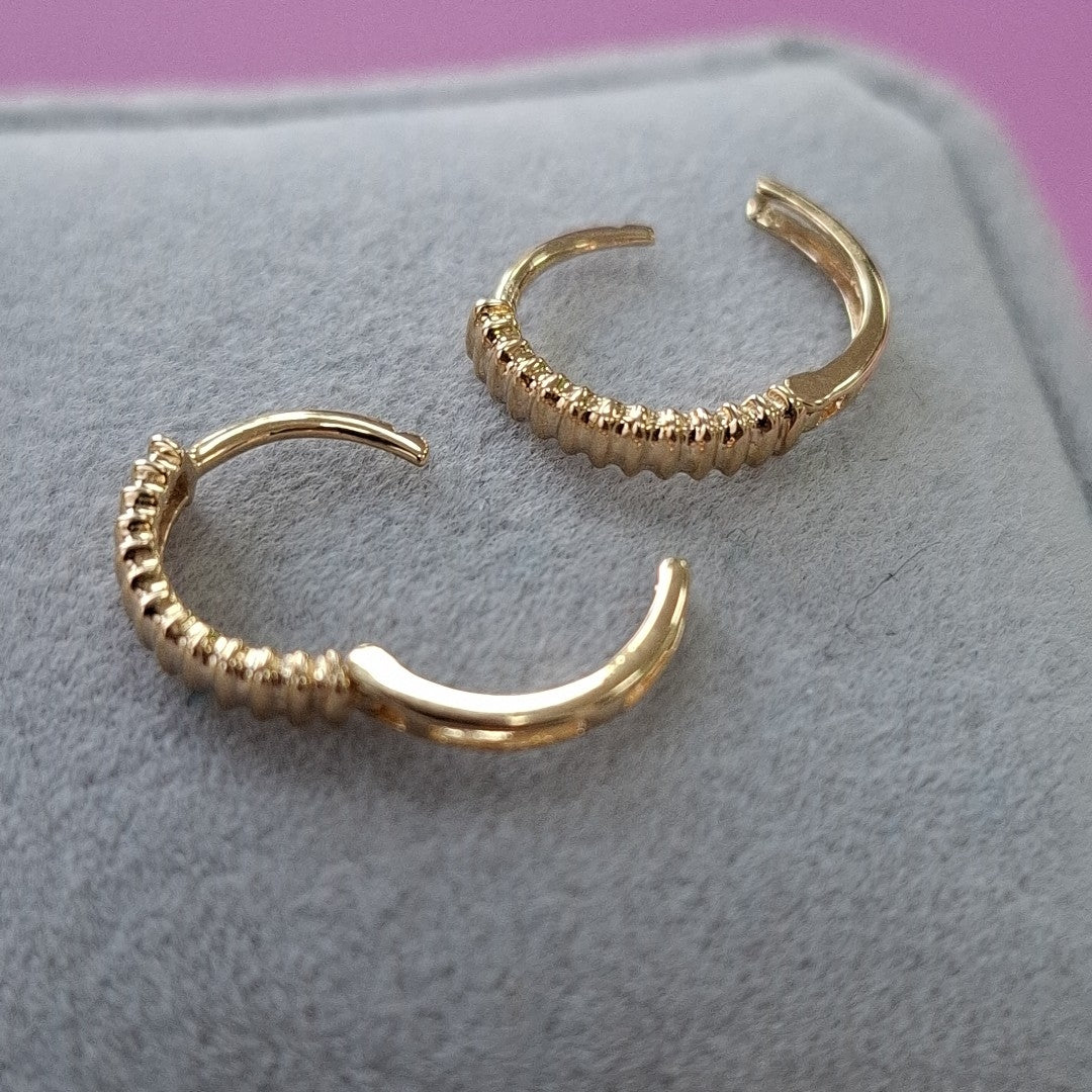 HUGGIES ORO 14K 1.2 (NUEVO)