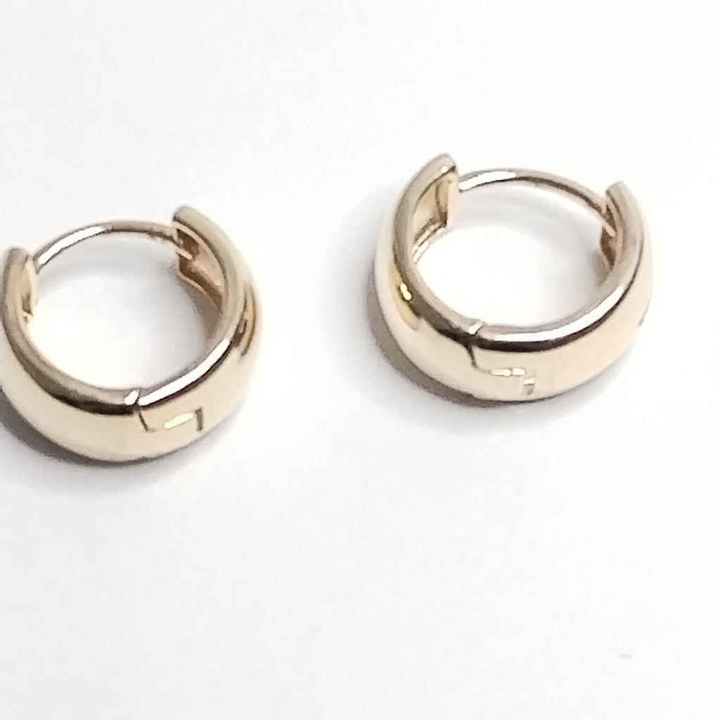 HUGGIES ORO 14K 2.7 (NUEVO)