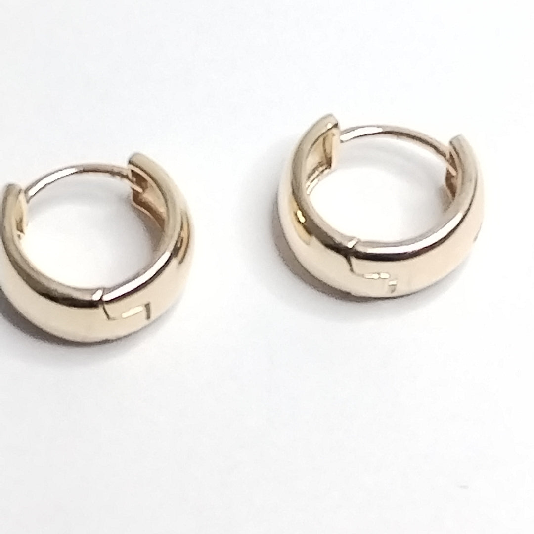 HUGGIES ORO 14K 2.7 (NUEVO)