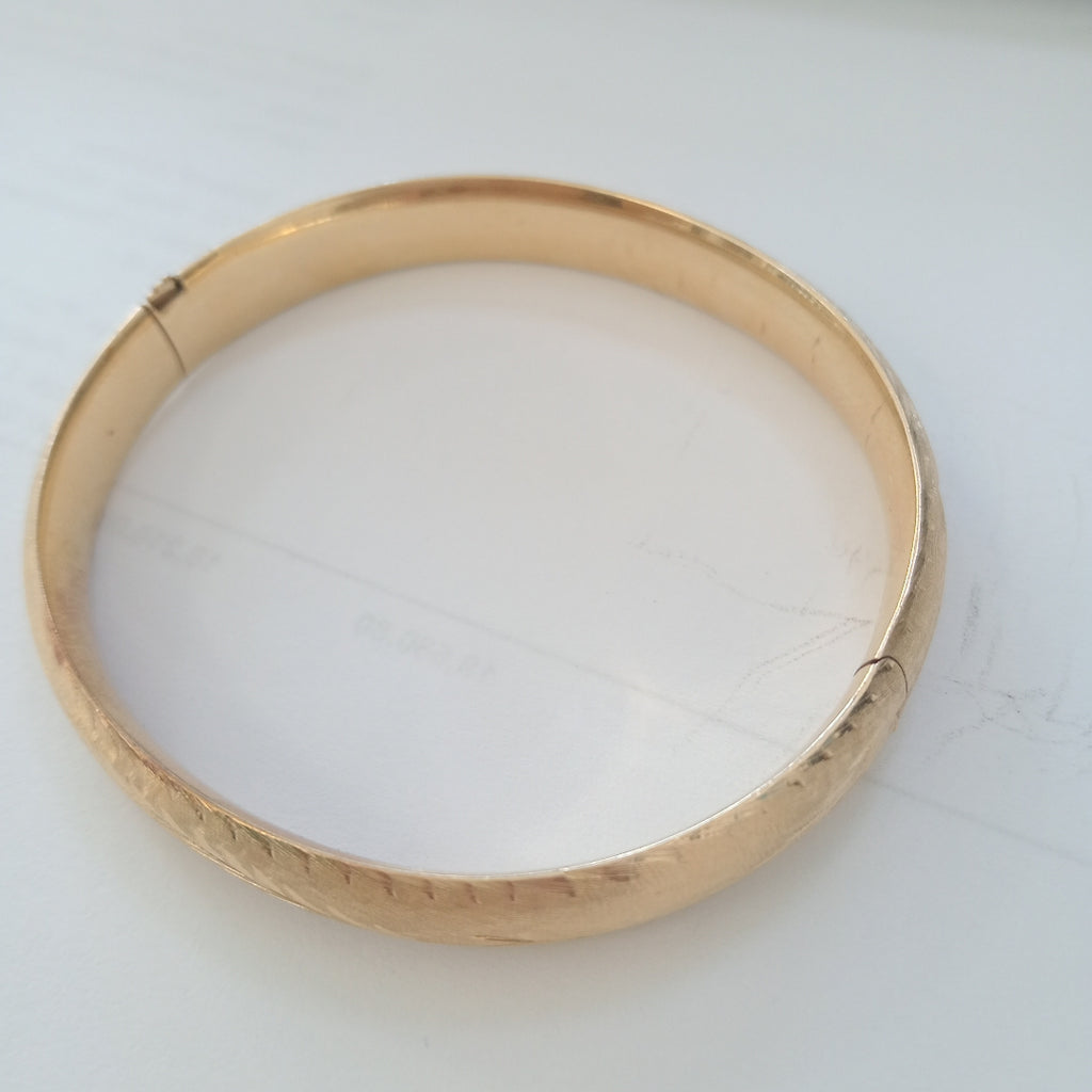 PULSERA RIGIDA ORO 10 K 10.5 GRMS (SEMINUEVO)