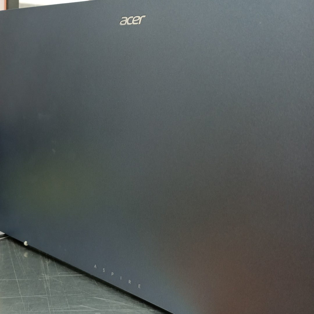 LAPTOP ACER ASPIRE 3 A315-24P-R8H5 (2024) 512 GB SSD 8 GB RAM (SEMINUEVO)