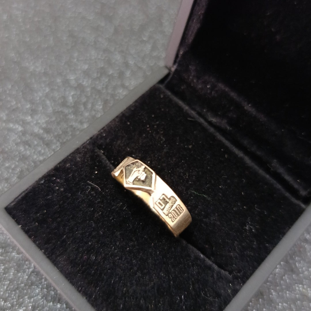 ANILLO DE GRADUACIÓN ORO 8 K 3.1 GRMS (SEMINUEVO)