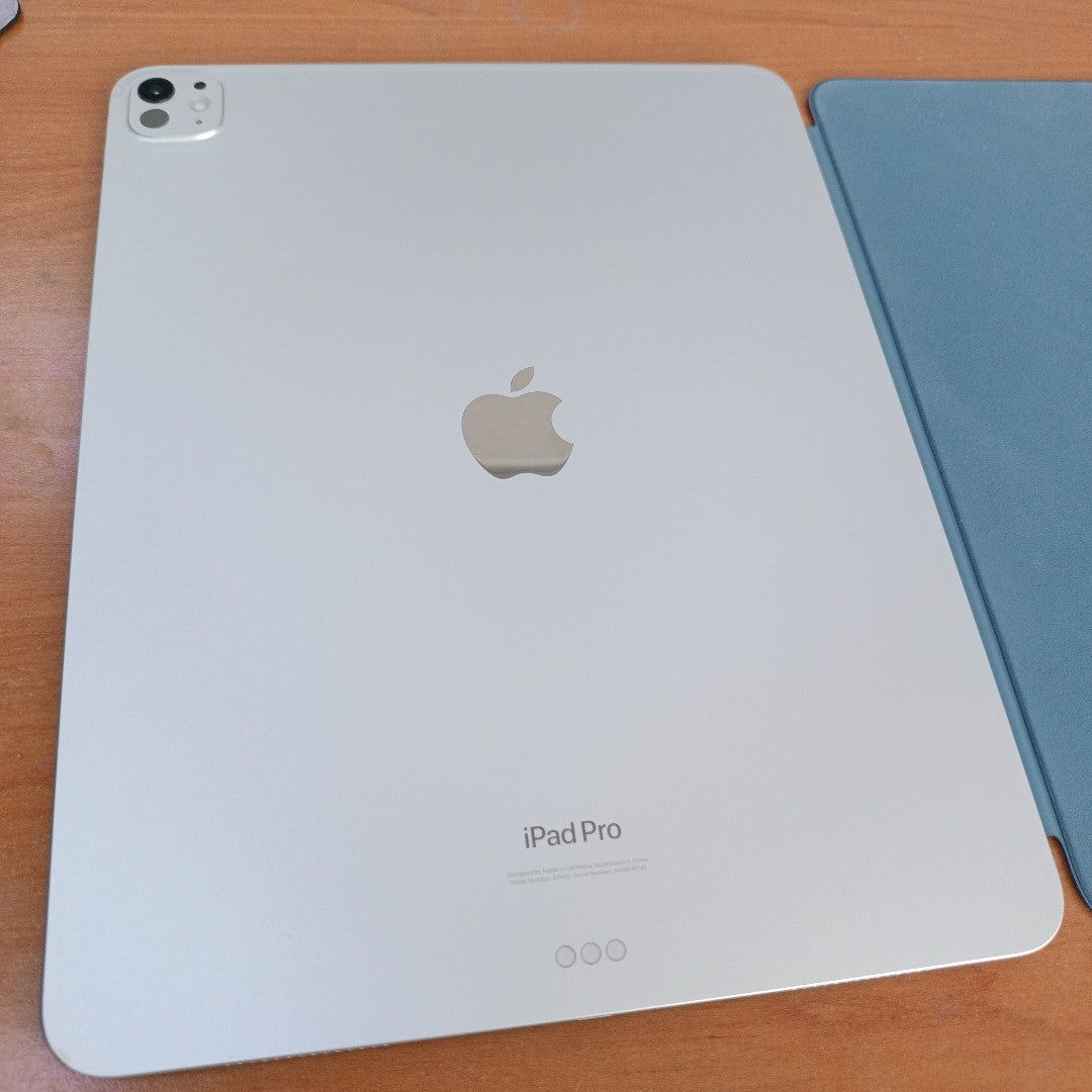 TABLETA APPLE IPAD PRO 13" A2925 (2024) 1 TB 8 GB RAM (SEMINUEVO)