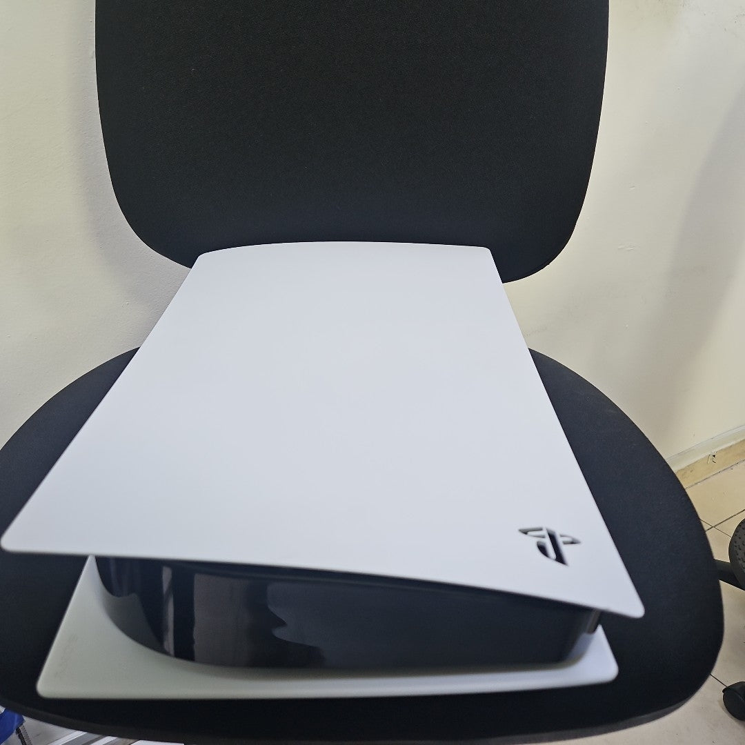 CONSOLA DE VIDEOJUEGO SONY PS5 825 SSD (SEMINUEVO)