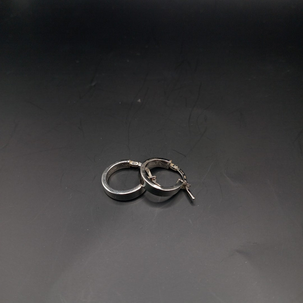 ARRACADAS PAR ORO BLANCO 14 K 1.1 GRMS (SEMINUEVO)