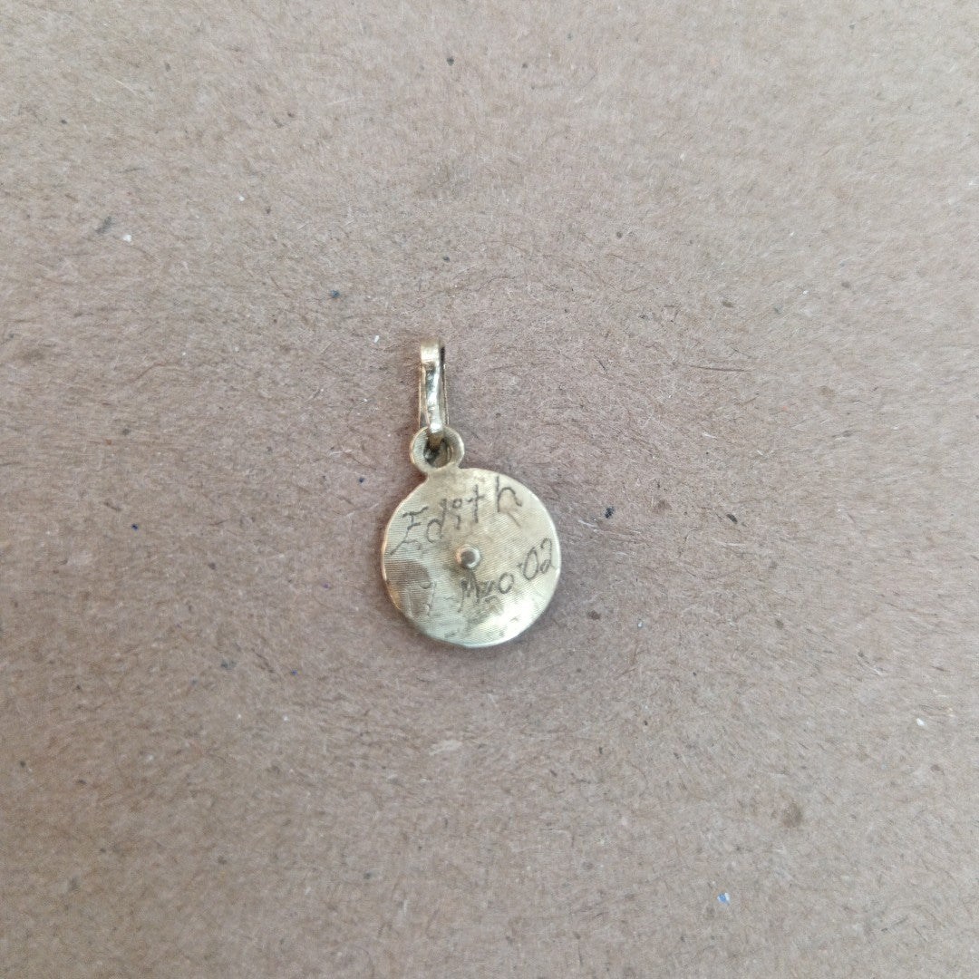 DIJE ORO 10 K 0.8 GRMS (SEMINUEVO)