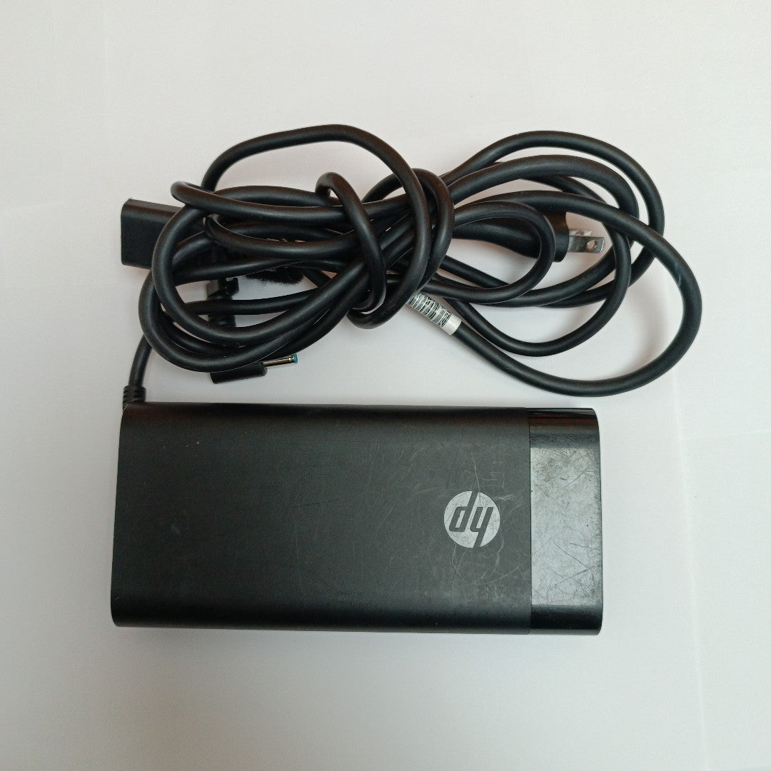 LAPTOP HP VICTUS 15-FB0123LA (2023) 512 GB SSD 16 GB RAM (SEMINUEVO)