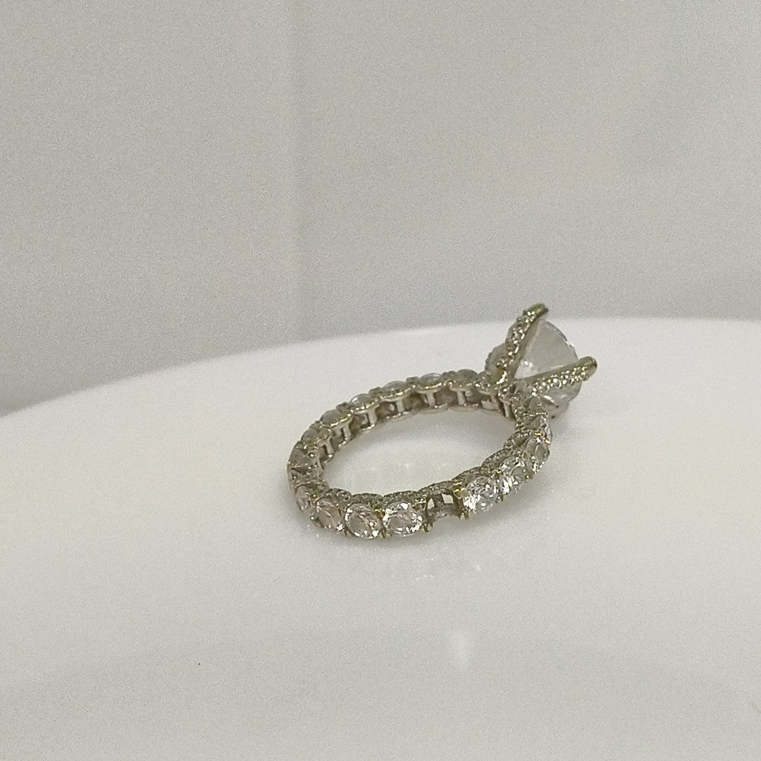 ANILLITO ORO BLANCO 14 K 3.7 GRMS (SEMINUEVO)