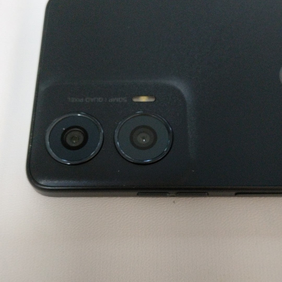 CELULAR MOTOROLA MOTO G24 XT2423-1 (2024) 256 GB 4 GB RAM (SEMINUEVO)