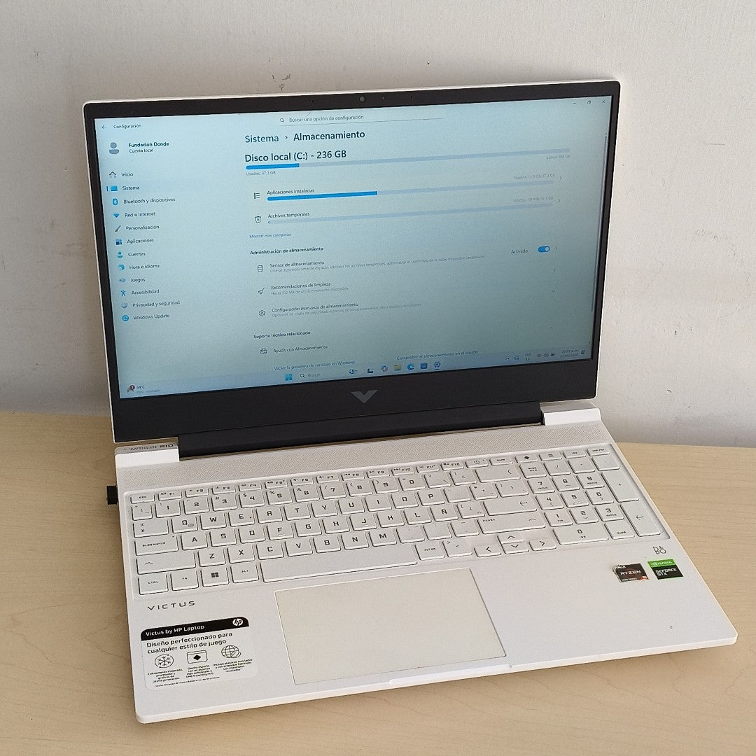 LAPTOP HP VICTUS 15-FB0106LA (2023) 256 GB SSD 8 GB RAM (SEMINUEVO)
