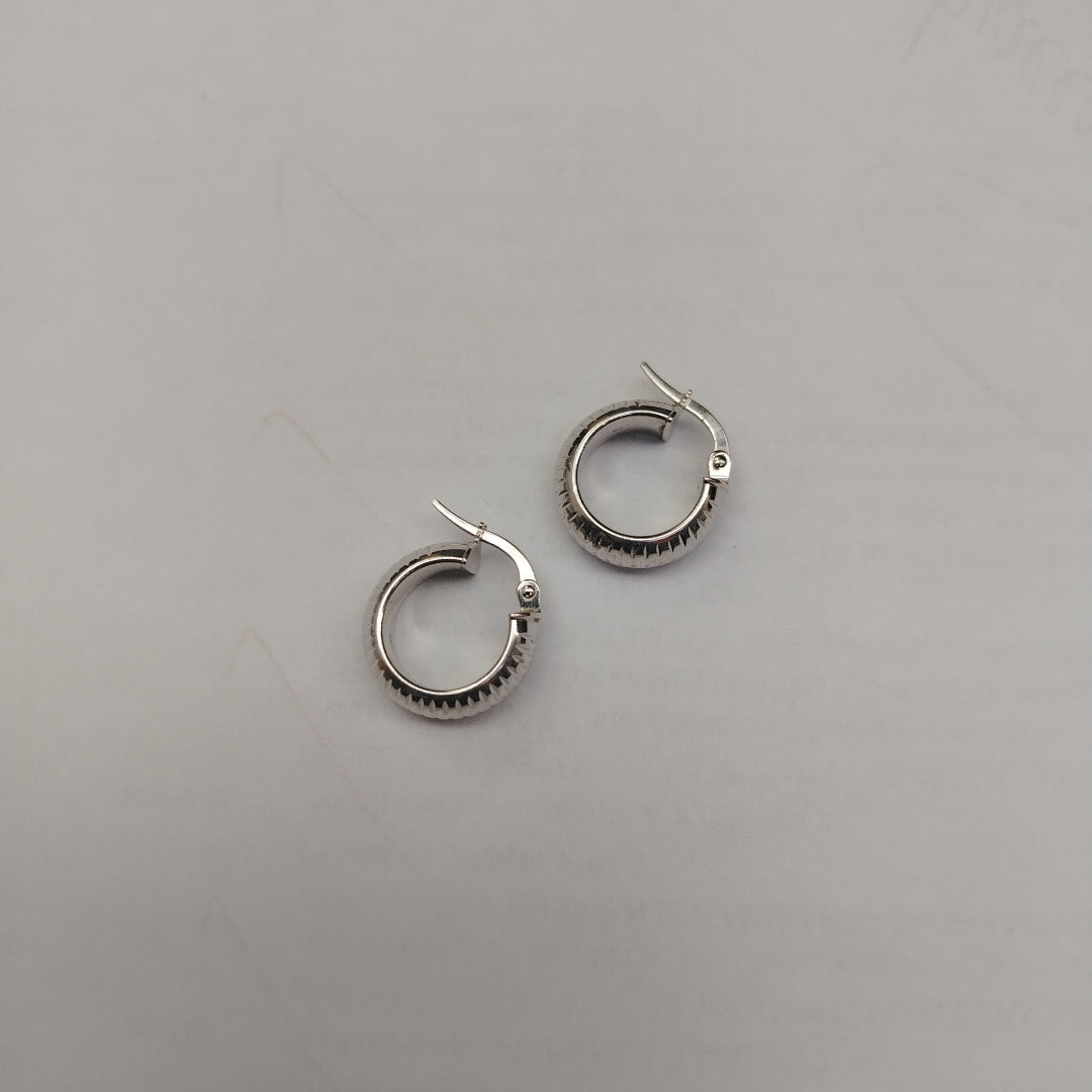 ARRACADAS PAR ORO BLANCO 14 K 2.5 GRMS (SEMINUEVO)