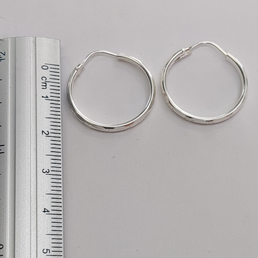 PAR ARRACADAS FACETADA PLATA .925 2.1 GR (NUEVO)