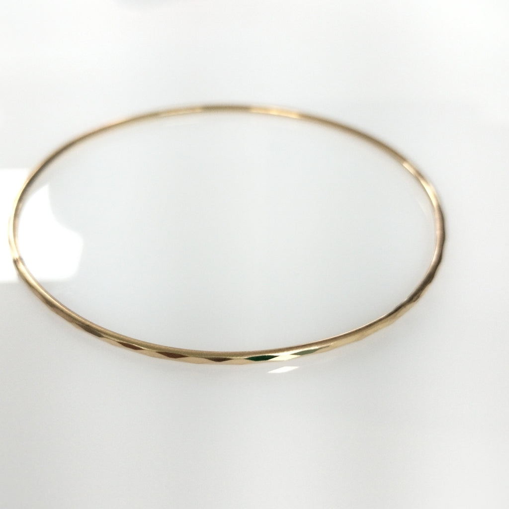 PULSERA RIGIDA ORO 14 K 2.8 GRMS (SEMINUEVO)