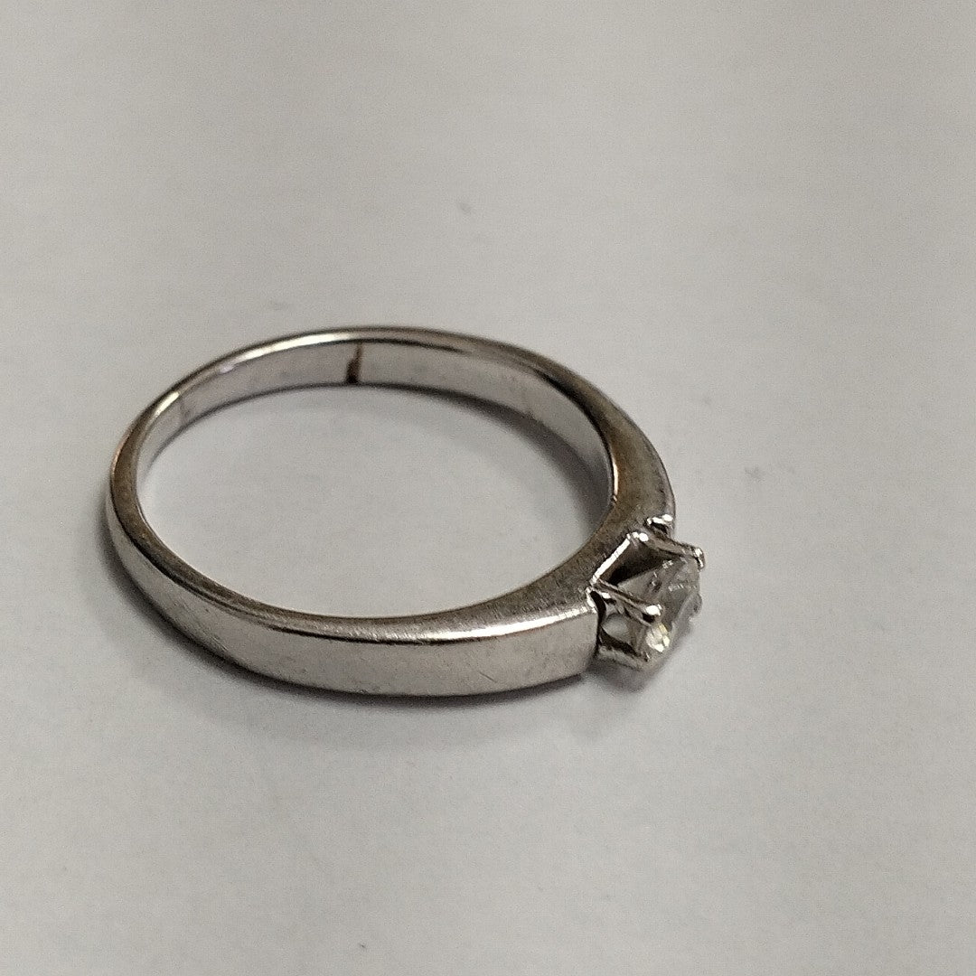 SOLITARIO ORO BLANCO 14 K 2.7 GRMS (SEMINUEVO)